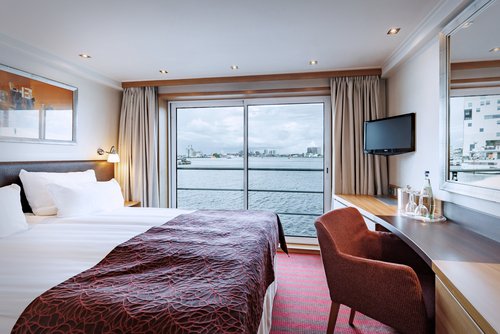 Innenansicht der Kabinen in Kategorie C und D auf der A-ROSA CLEA mit französischem Balkon.